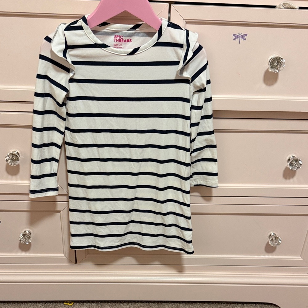 Epic Threads White and Navy Striped Long Sleeve Tee